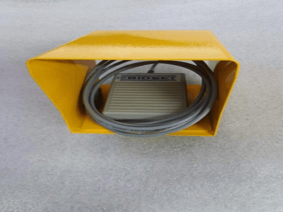 Pedal de comando/proteção com conector ODU e proteção